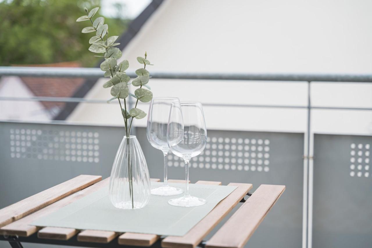 Design-Apartment - Kueche - Balkon - Tiefgarage Leinfelden-Echterdingen Extérieur photo